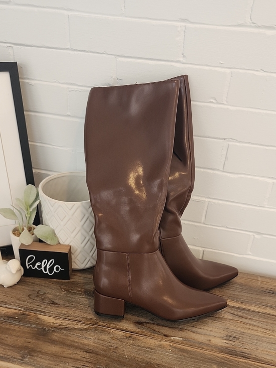 Shoes - Brown Boots - Women's 6